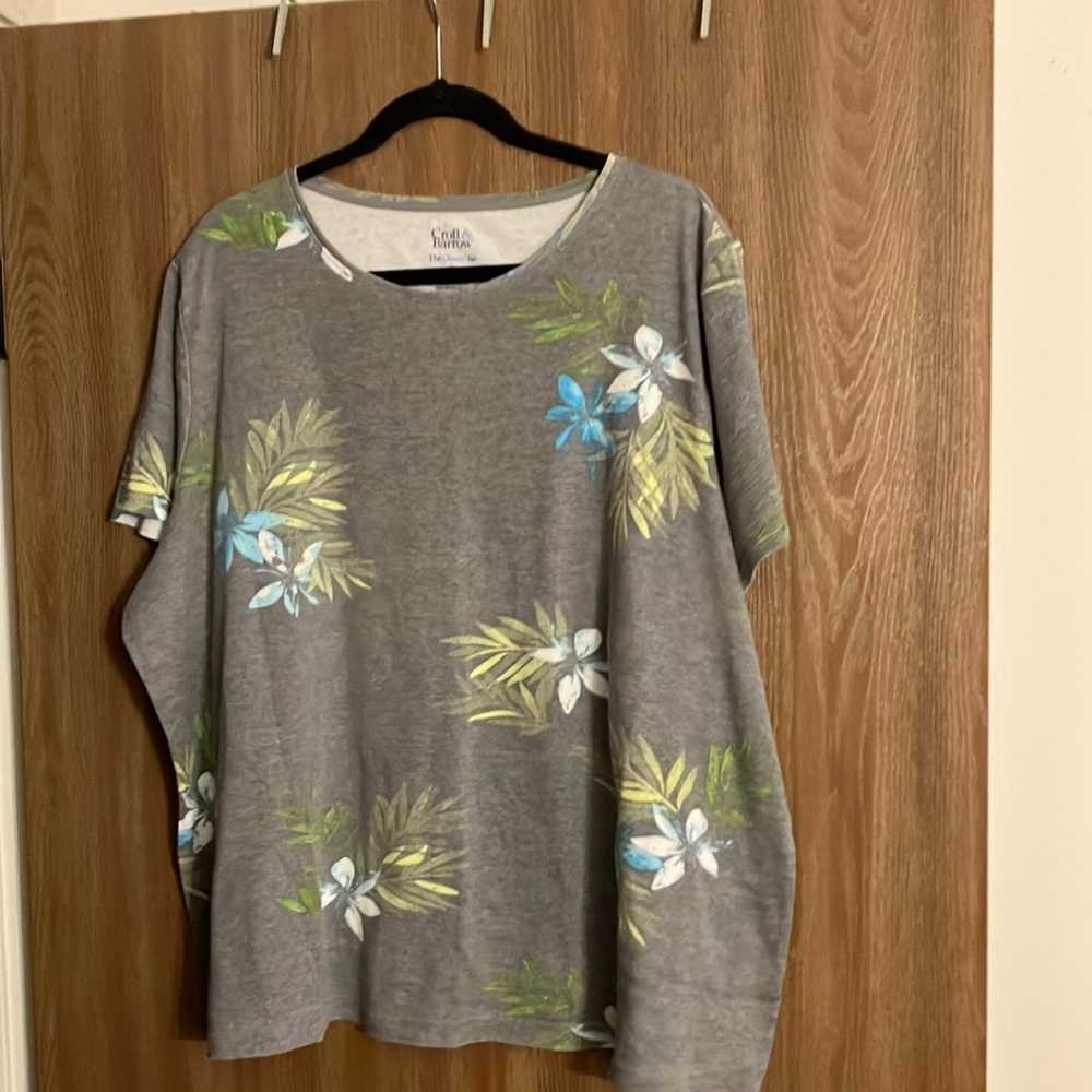 Croft and Barrow Grey Flowered Tshirt